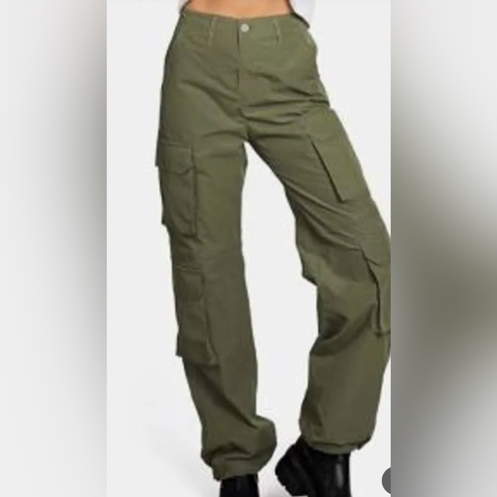 Green cargo pants